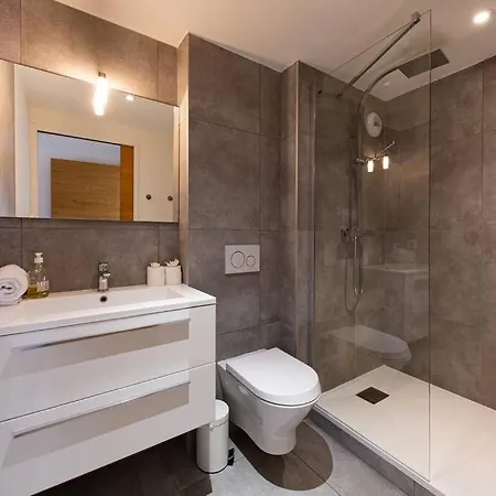 Modern 2br 5* Pool Gym Garage Mont-blanc View